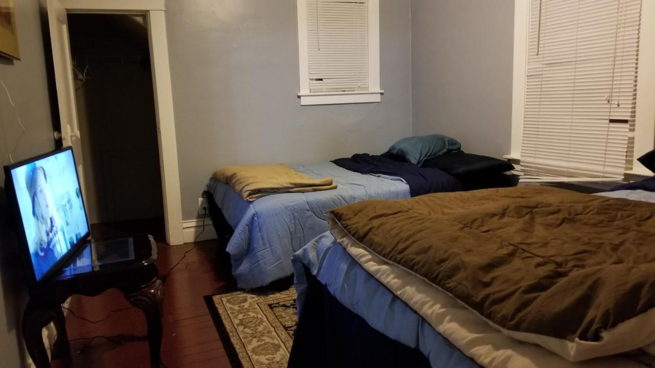 E Michigan Walk Up Furnished 1 Bedroom Apt Lansing Exterior photo