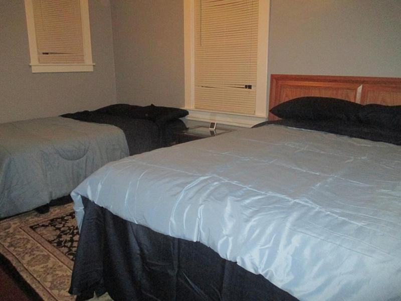 E Michigan Walk Up Furnished 1 Bedroom Apt Lansing Exterior photo