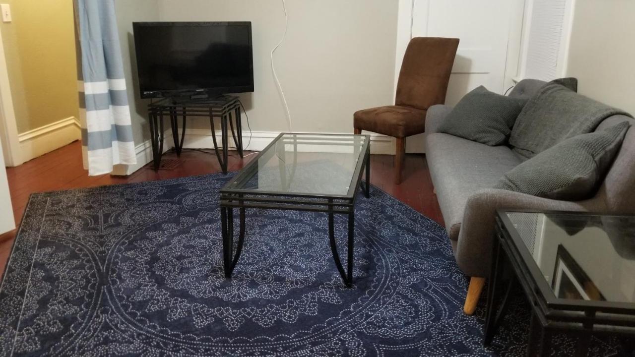 E Michigan Walk Up Furnished 1 Bedroom Apt Lansing Exterior photo